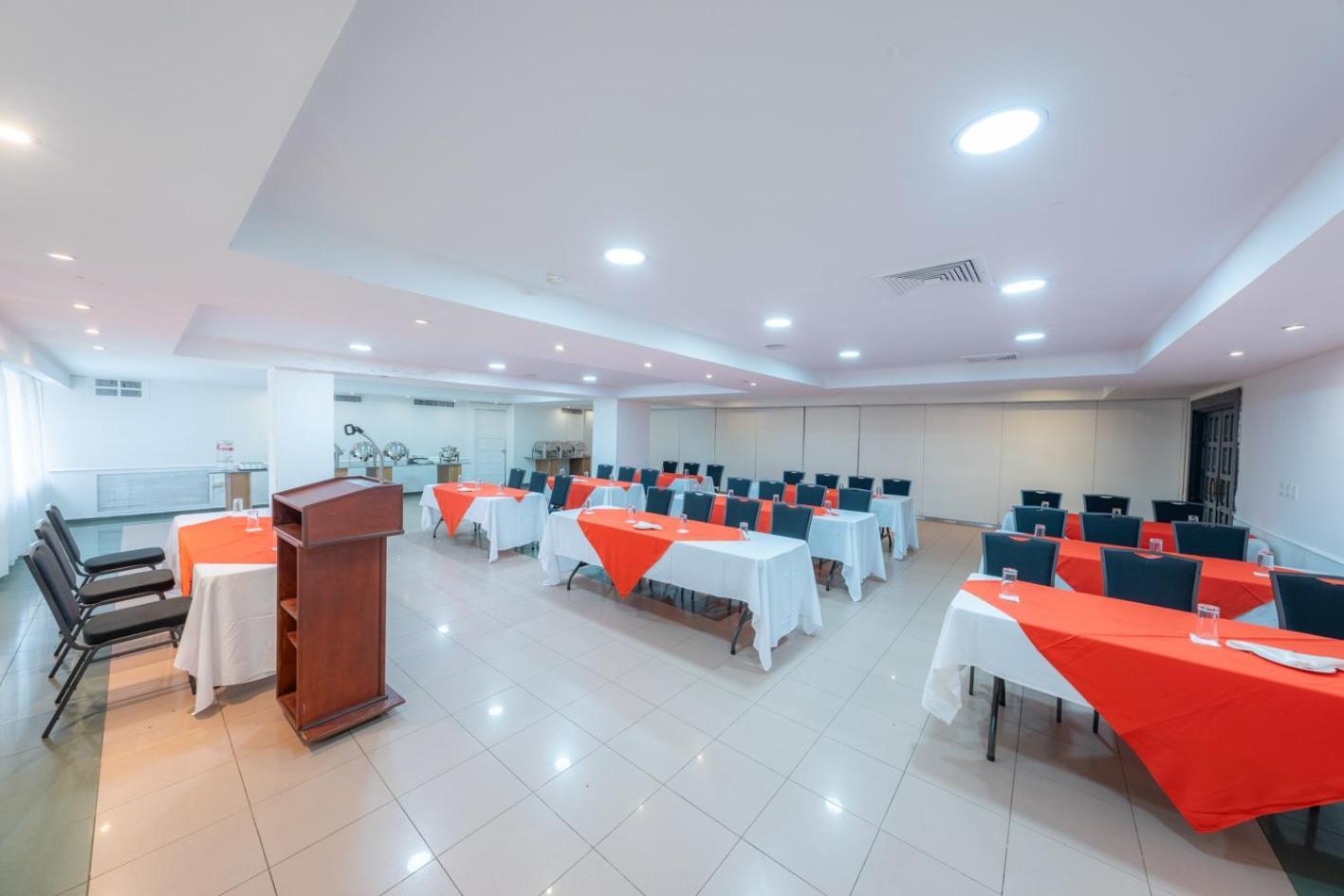 Hotel Faranda Express Soloy And Casino, A Member Of Radisson Individuals Panama City Eksteriør billede